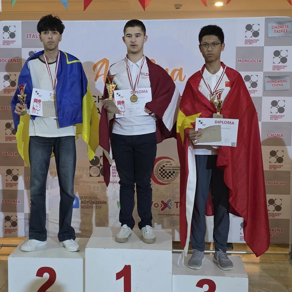 Колєсніков Матвєй – срібний призер молодіжного чемпіонату світу з шашок-100