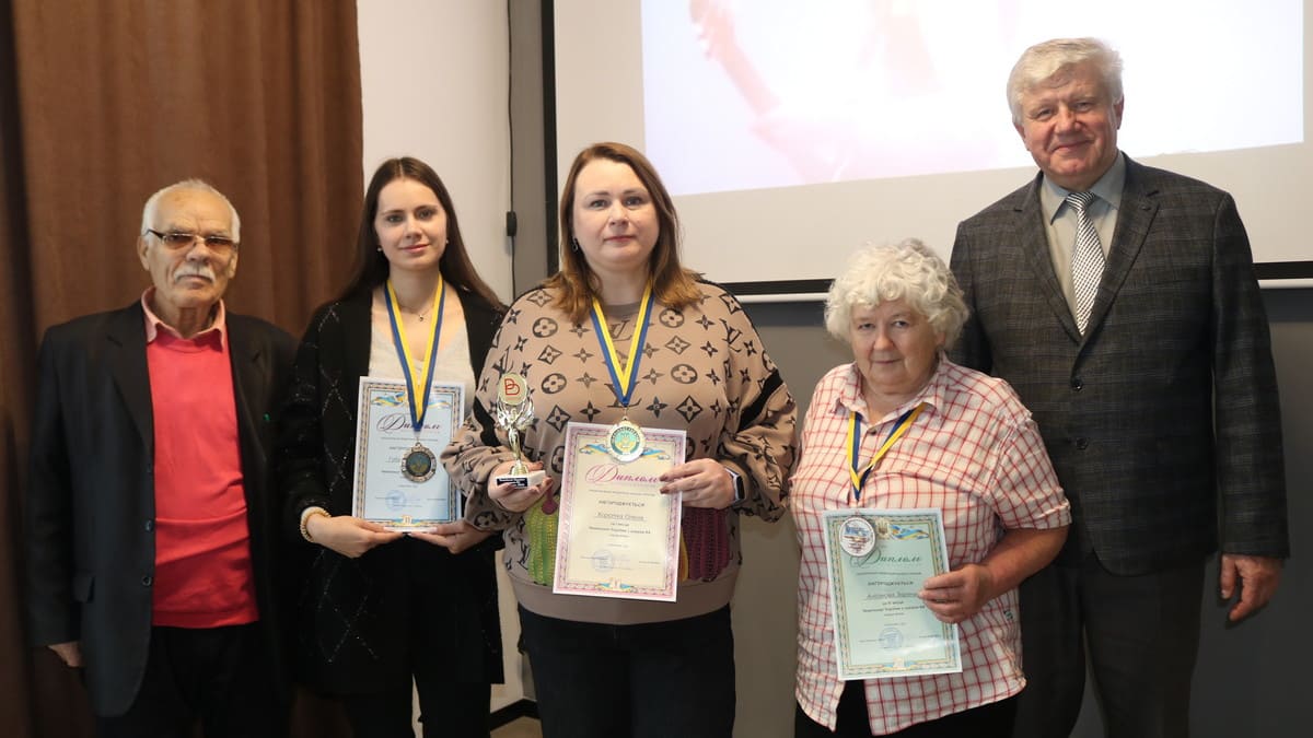 Призерки чемпіонату України з шашок-64. Швидка гра. 2025 рік. Зліва направо: В.Лисиченко, О.Губарєва, О.Коротка, З.Анісімова, І.Губарєв